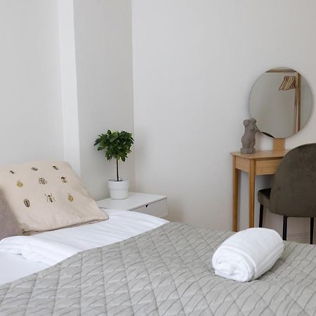2Ndhomes City Center 2Br Apartment By The Finnish National Theatre With Balcony And Park View Helsinki Eksteriør billede