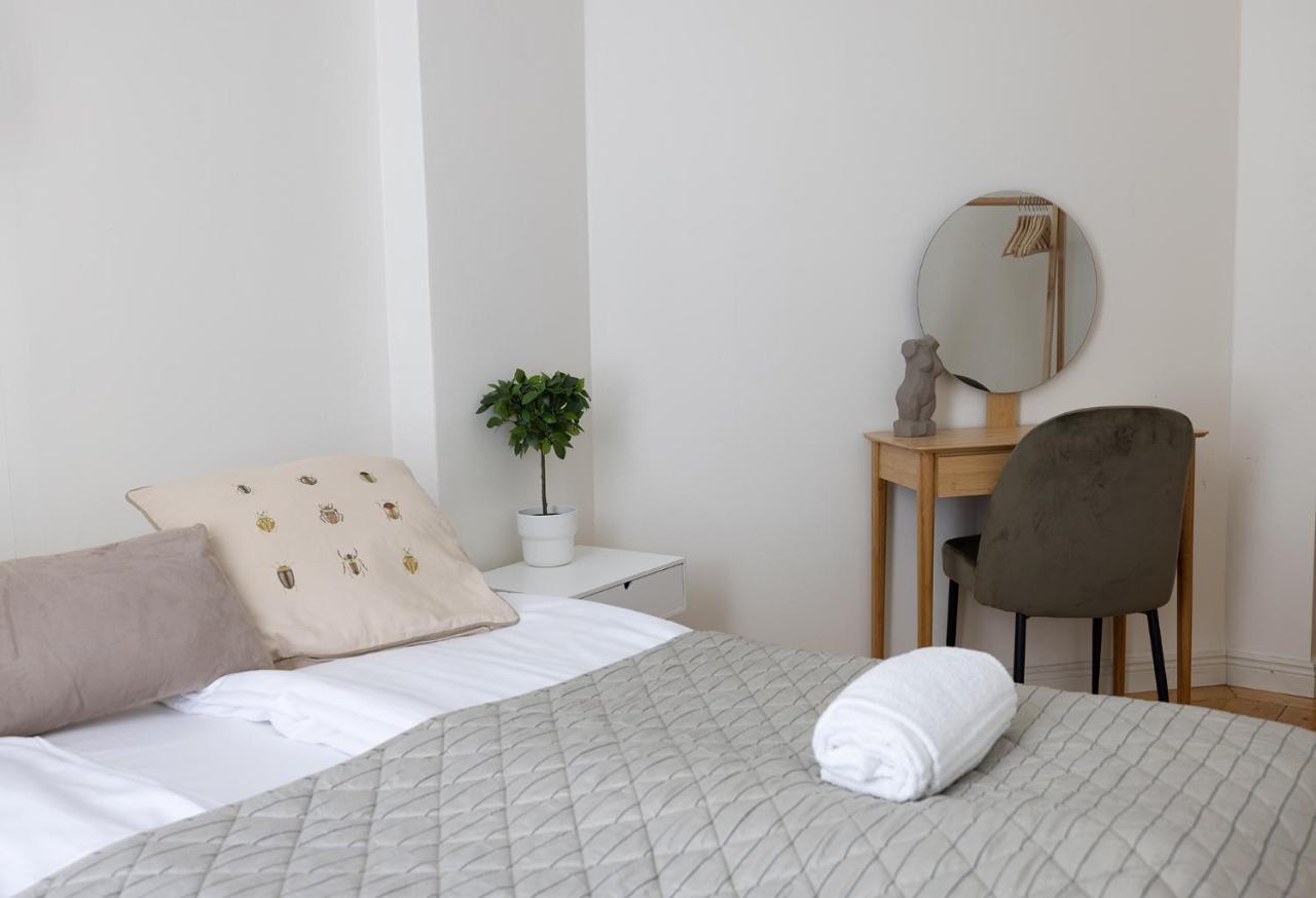 2Ndhomes City Center 2Br Apartment By The Finnish National Theatre With Balcony And Park View Helsinki Eksteriør billede