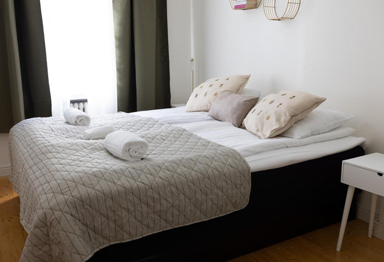2Ndhomes City Center 2Br Apartment By The Finnish National Theatre With Balcony And Park View Helsinki Eksteriør billede