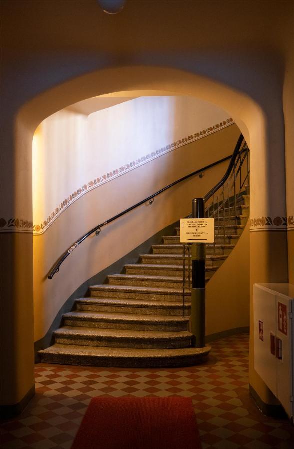 2Ndhomes City Center 2Br Apartment By The Finnish National Theatre With Balcony And Park View Helsinki Eksteriør billede
